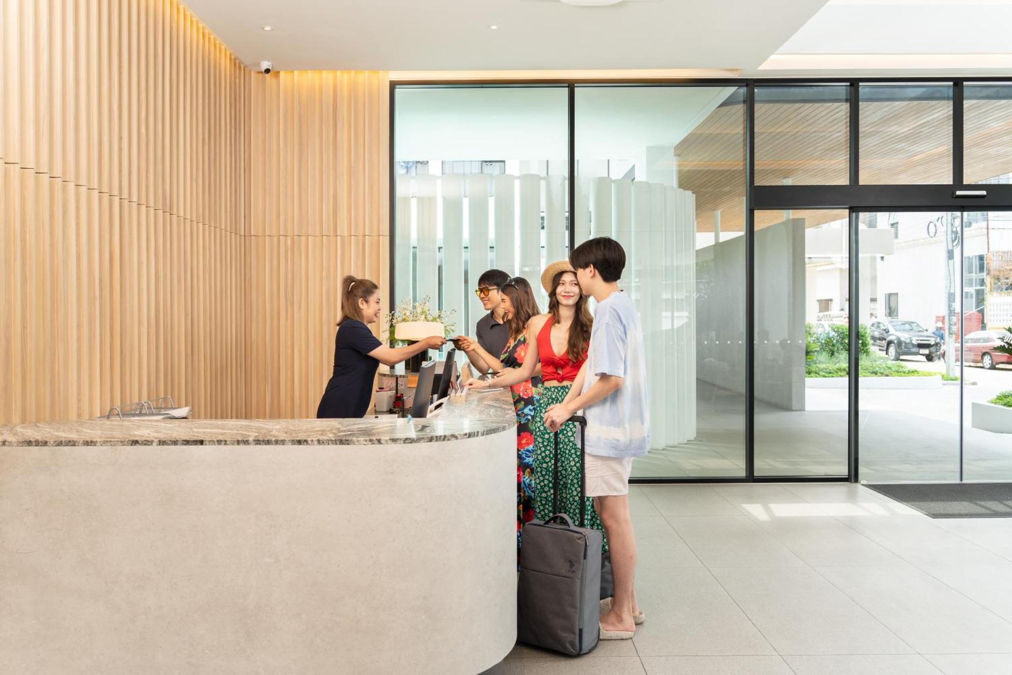 Saan Hotel Sathorn Bangkok Exterior photo